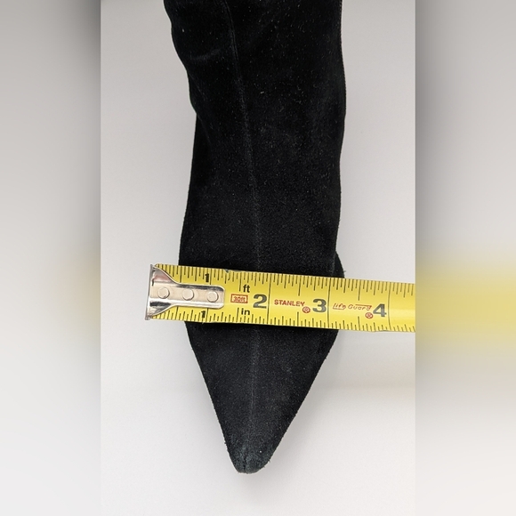 Steve Madden Black Suede Knee-High Sybel Boots (Adult Size 6) w/Kitten-Heel - Picture 11 of 16